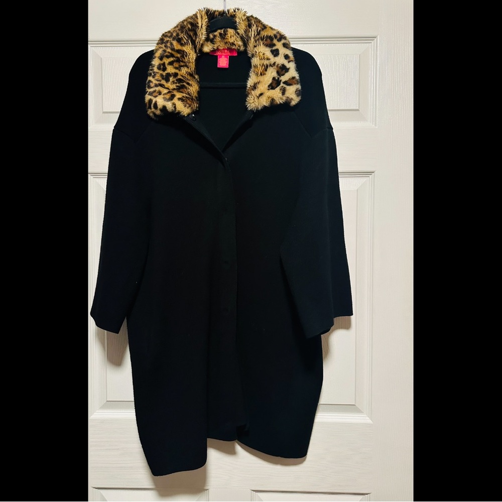 Black Trench Coat with Leopard Print Collar